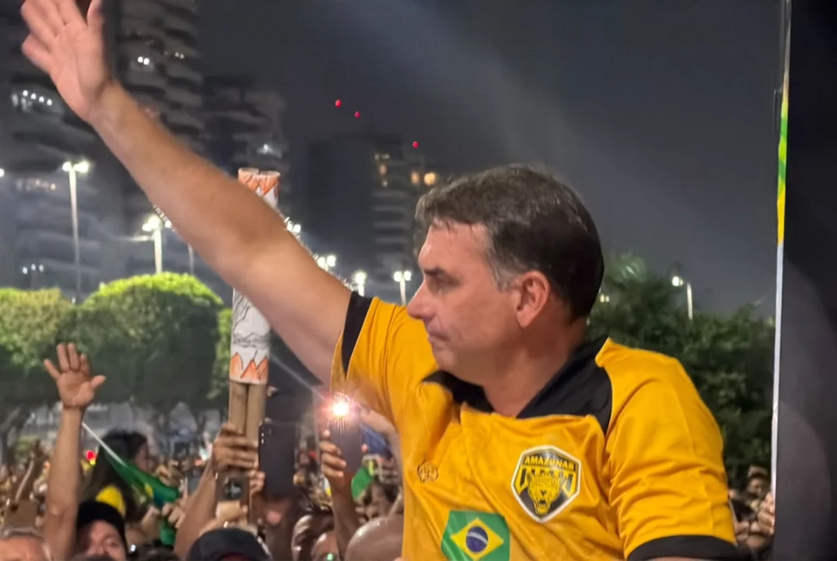 Flávio Bolsonaro investiu em impulsionamento nas redes sociais Flávio Bolsonaro investiu em impulsionamento nas redes sociais