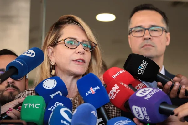“Desafio sobre sigilos”: Deltan diz que Lula quer esconder o que interessa - destaque galeria “Desafio sobre sigilos”: Deltan diz que Lula quer esconder o que interessa - destaque galeria