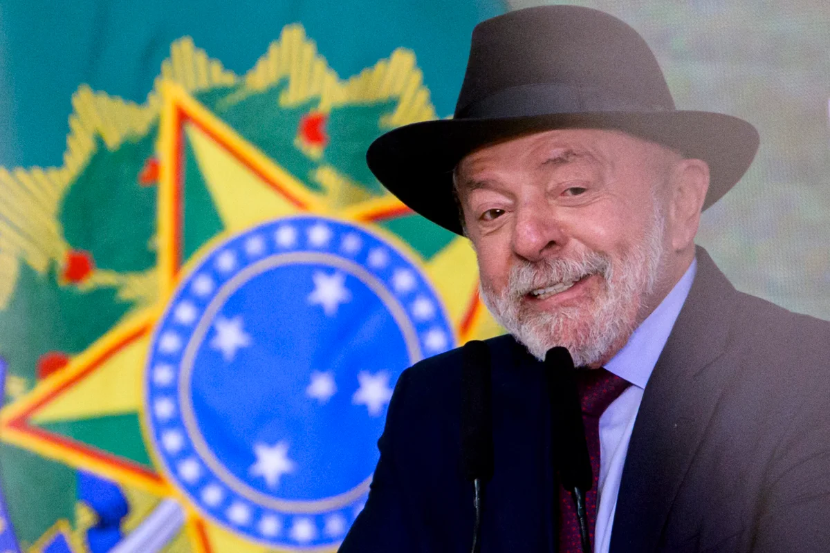 Reeleito para o quarto mandato, Lula terá de negociar espaços no governo para ampliar sua base de apoio no Congresso Reeleito para o quarto mandato, Lula terá de negociar espaços no governo para ampliar sua base de apoio no Congresso